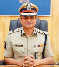 WB reinstates 11 IPS officers including Rajeev Kumar
