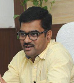 Dr. Khade is also Vice Chancellor of Makhan Lal University